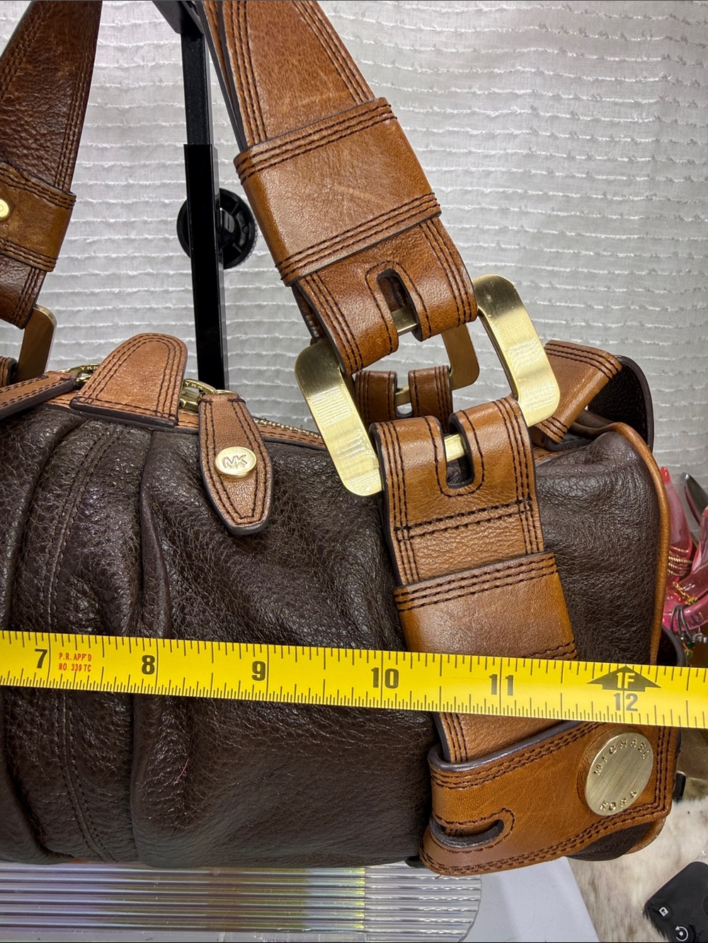 (X2)Vintage Michael Michael Kors Y2K dark brown and tan leather handbags. - Picture 4 of 15